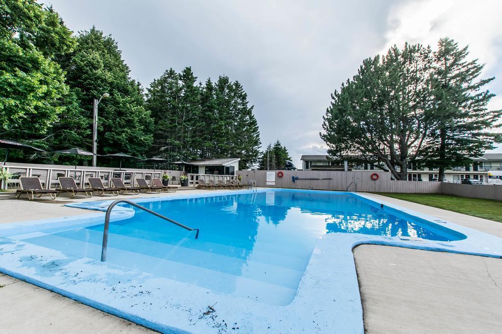 Quality Inn & Suites Garden Of The Gulf Summerside Exteriör bild