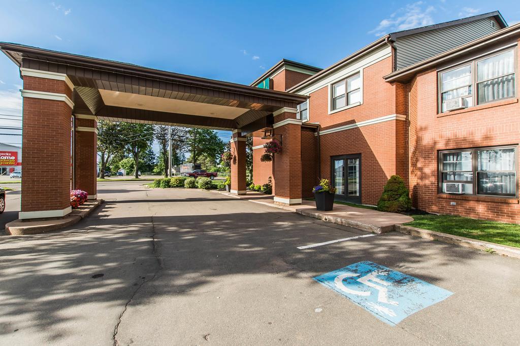 Quality Inn & Suites Garden Of The Gulf Summerside Exteriör bild