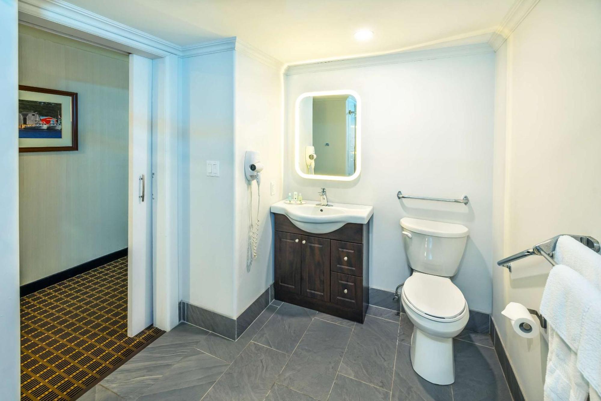 Quality Inn & Suites Garden Of The Gulf Summerside Exteriör bild