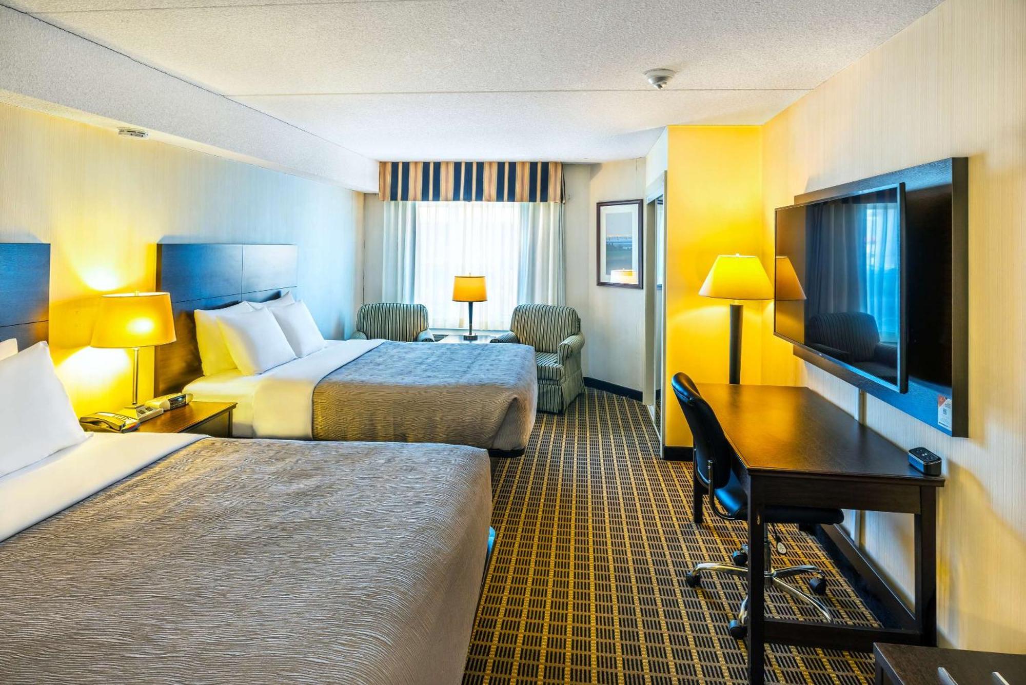 Quality Inn & Suites Garden Of The Gulf Summerside Exteriör bild
