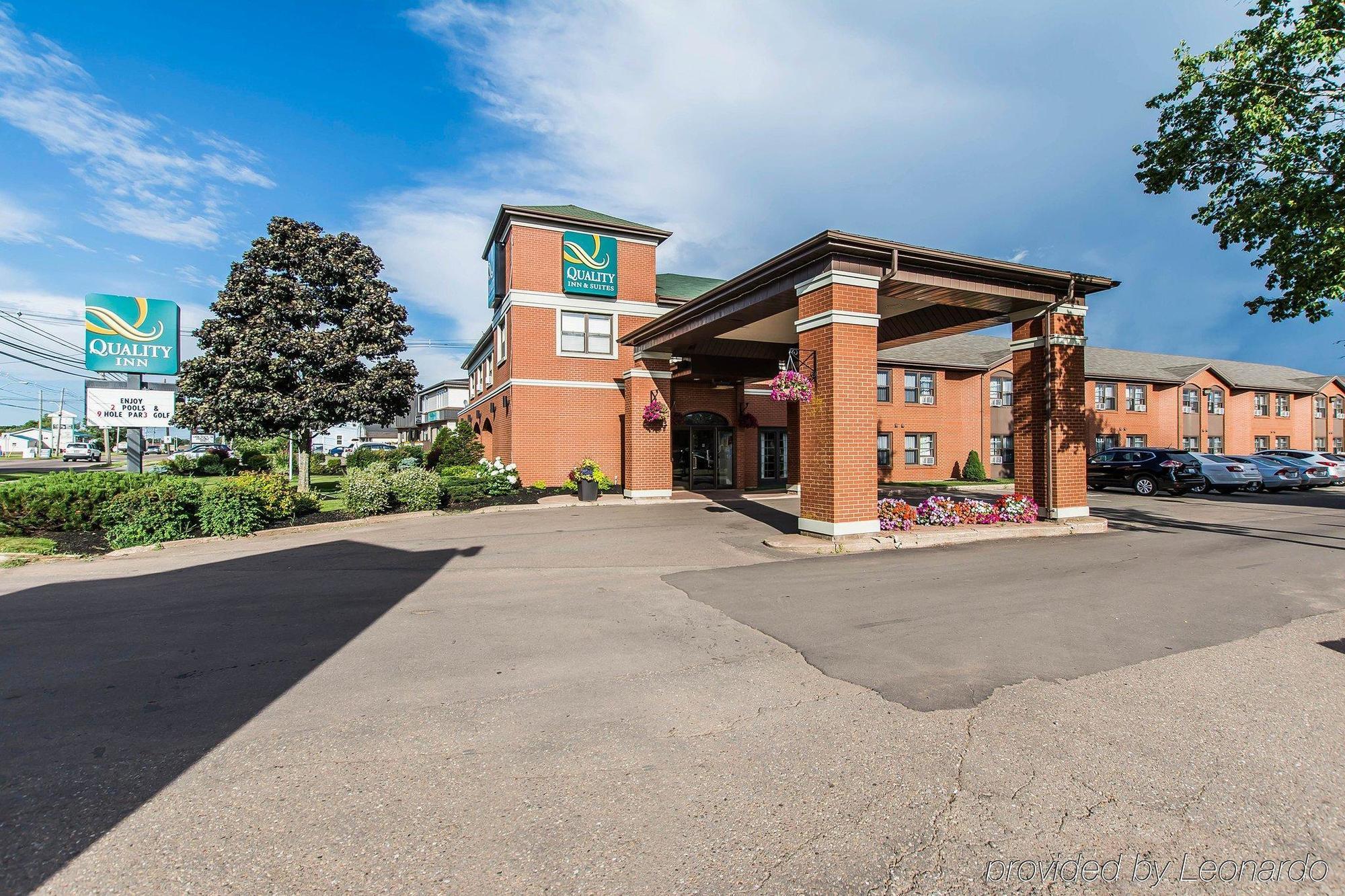 Quality Inn & Suites Garden Of The Gulf Summerside Exteriör bild